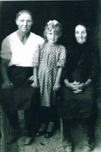 Amalia Schnarr, daughter Erna, mother Maria Triller
